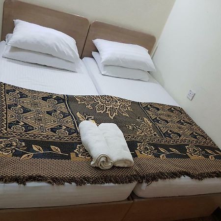 Home Stay Bayu Emas Appartment, Batu Feringgi Luaran gambar