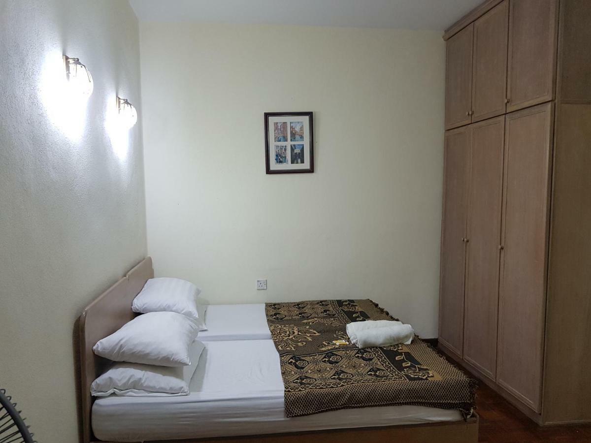Home Stay Bayu Emas Appartment, Batu Feringgi Luaran gambar