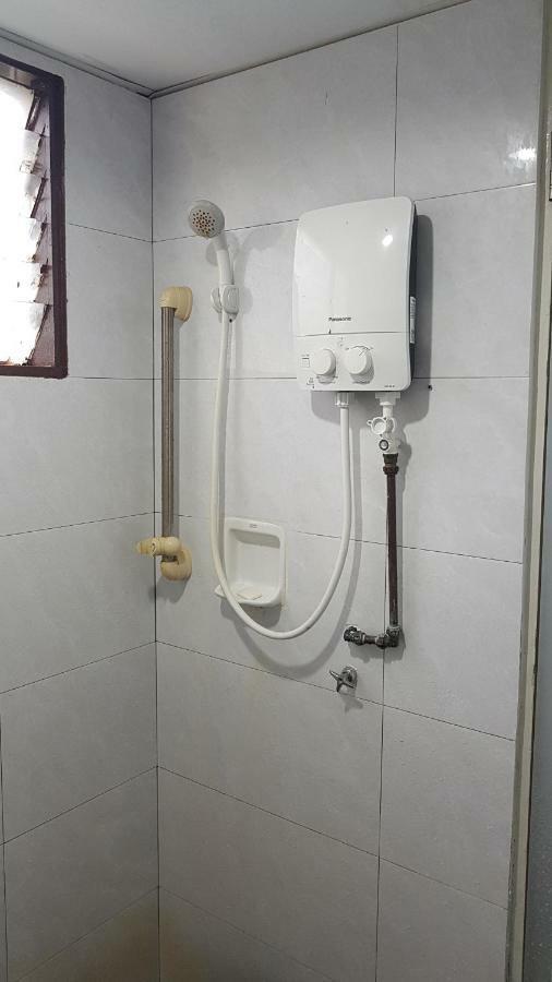 Home Stay Bayu Emas Appartment, Batu Feringgi Luaran gambar