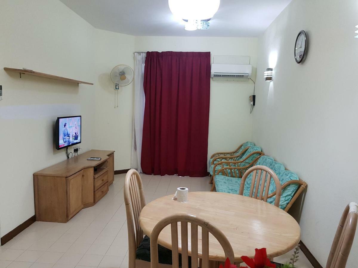 Home Stay Bayu Emas Appartment, Batu Feringgi Luaran gambar