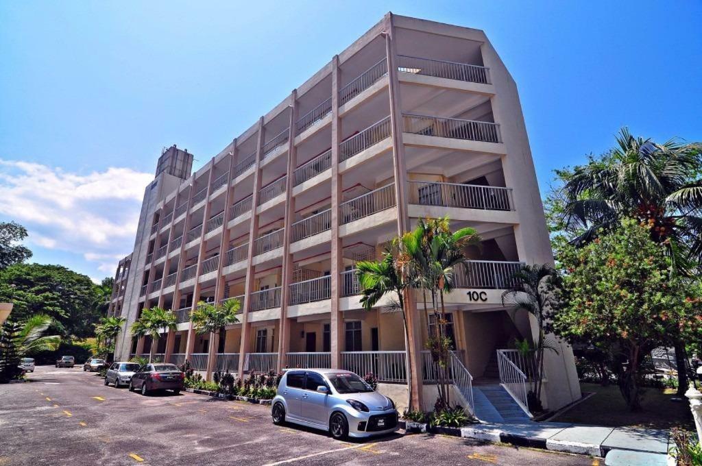 Home Stay Bayu Emas Appartment, Batu Feringgi Luaran gambar