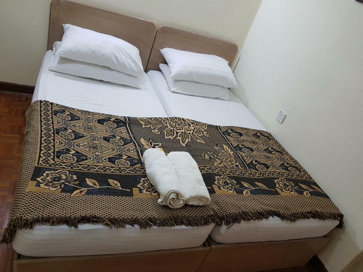 Home Stay Bayu Emas Appartment, Batu Feringgi Luaran gambar